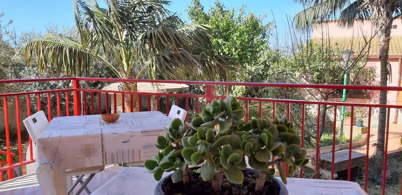A Casa di Tony Sicilian Holidays. White Appartamento Sciacca Italia